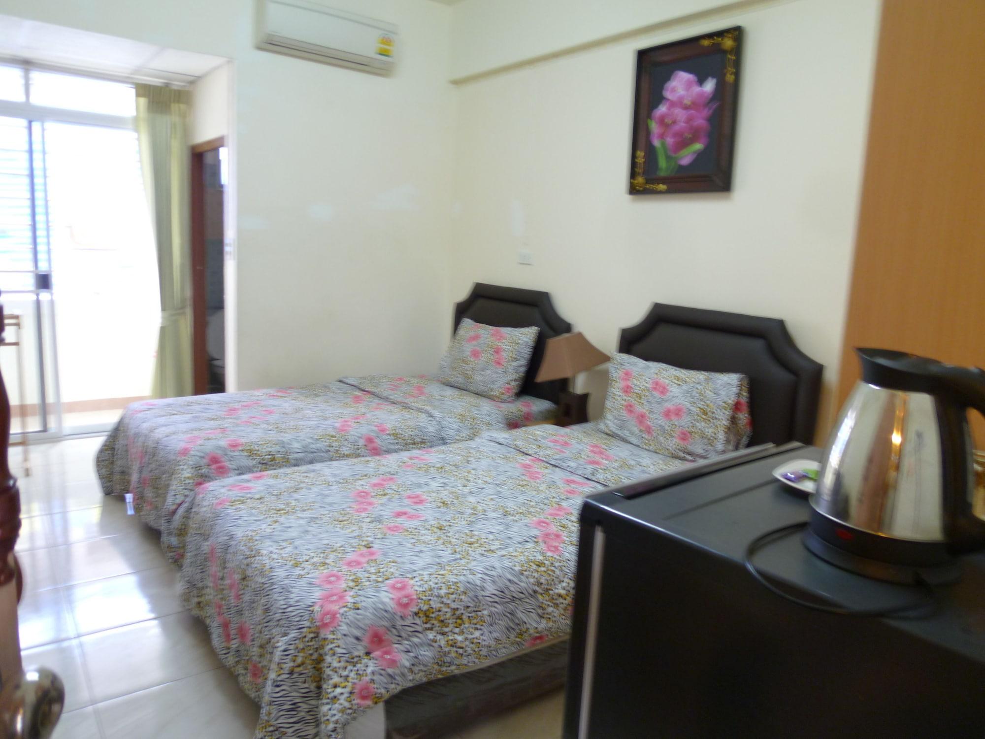 Vanlisut Hotel Ngamwongwan Nonthaburi Bagian luar foto
