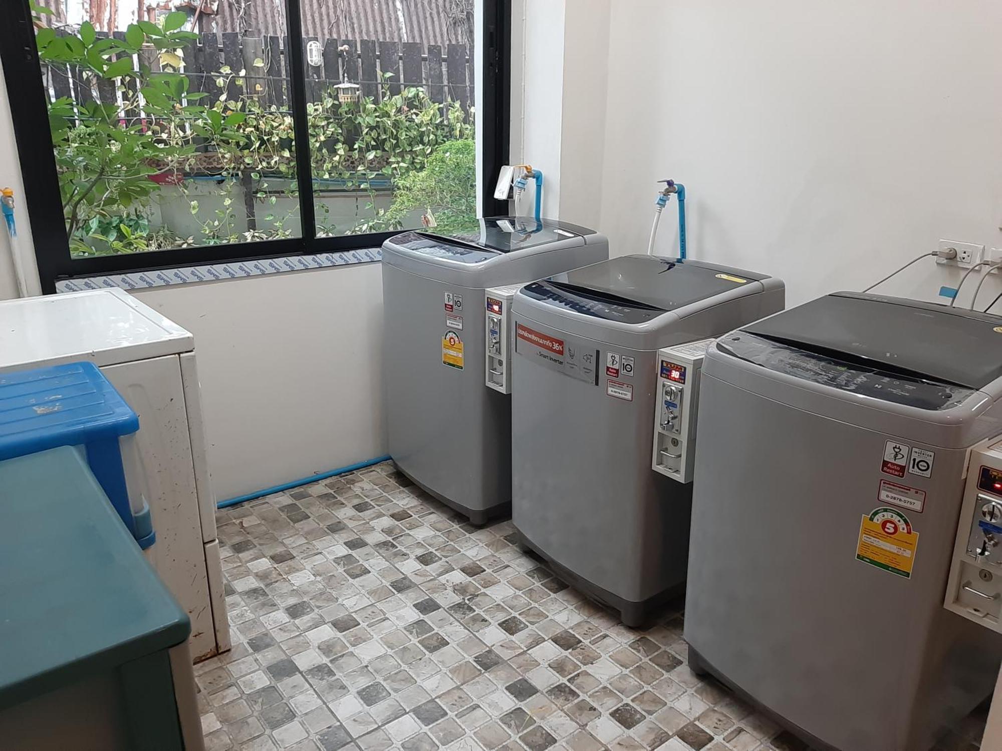Vanlisut Hotel Ngamwongwan Nonthaburi Bagian luar foto
