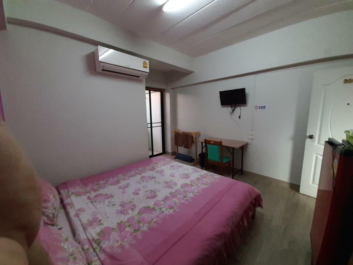 Vanlisut Hotel Ngamwongwan Nonthaburi Bagian luar foto
