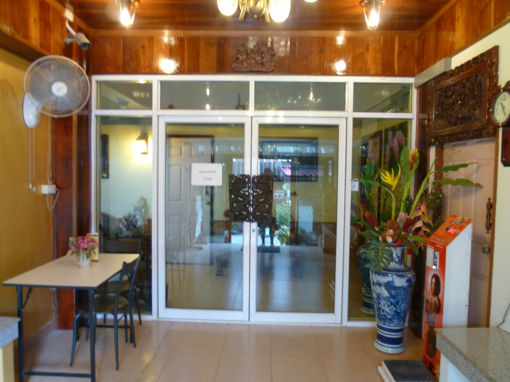 Vanlisut Hotel Ngamwongwan Nonthaburi Bagian luar foto