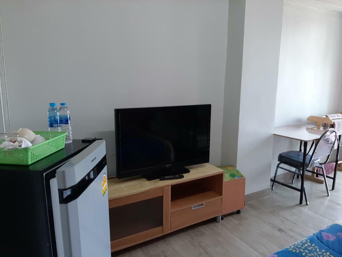 Vanlisut Hotel Ngamwongwan Nonthaburi Bagian luar foto